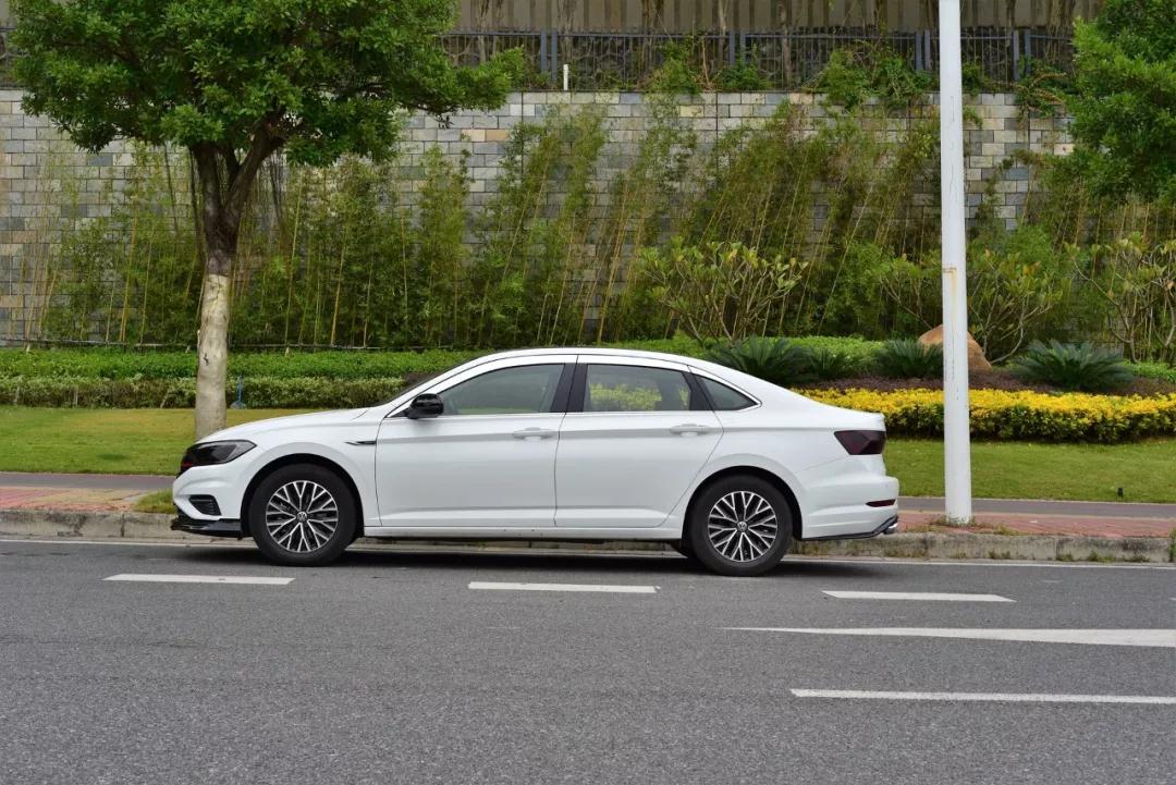 大众信赖极速奔腾大众速腾之加装韩国原装奥克福铂金电镀abs晴雨挡