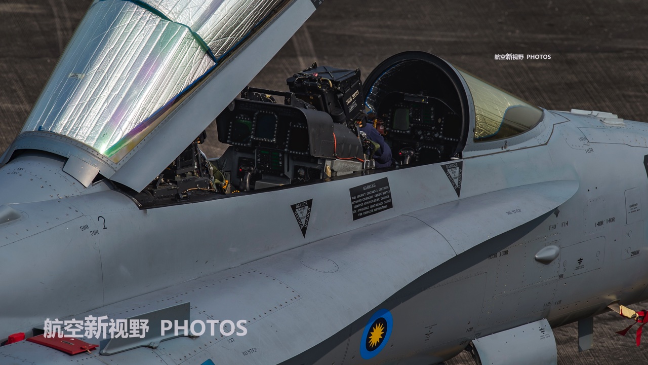 f/a-18大黃蜂戰機,首款裝備6臺小電視的四代機,典型空中多面手_圖片