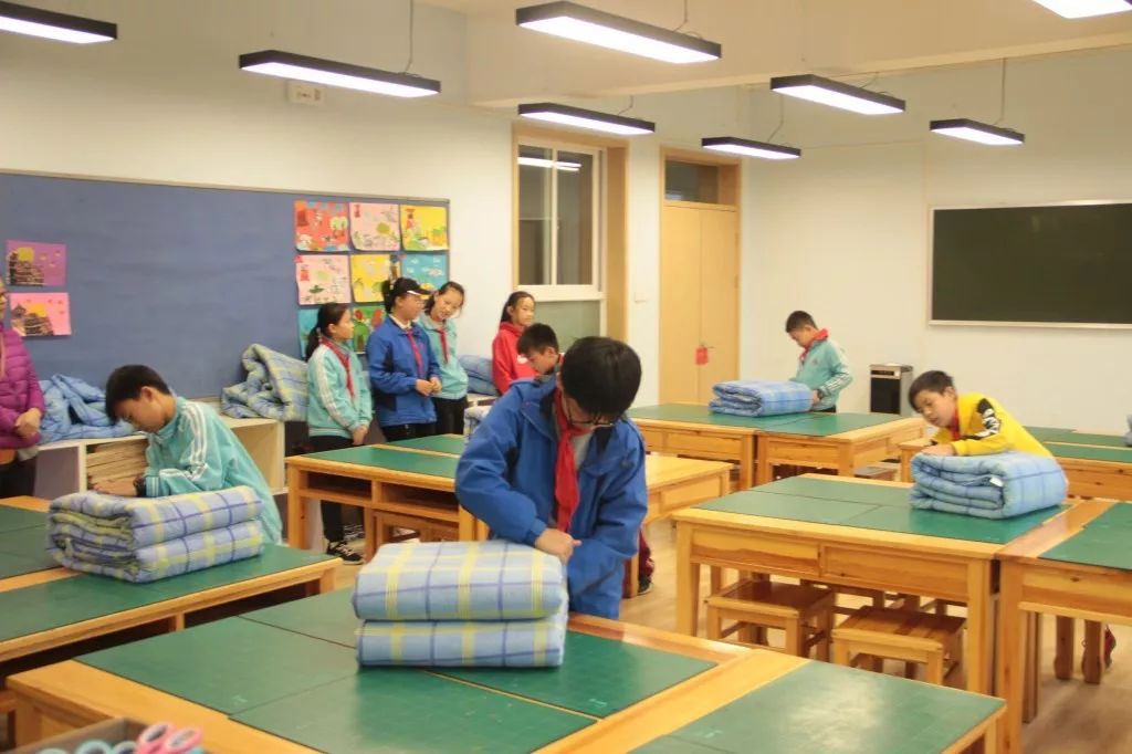 北大附属实验学校小学段寝室内务整理比赛