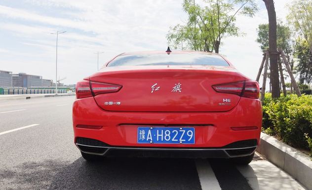 底盘最扎实国产中级车40岁开上它轻松走向人生巅峰