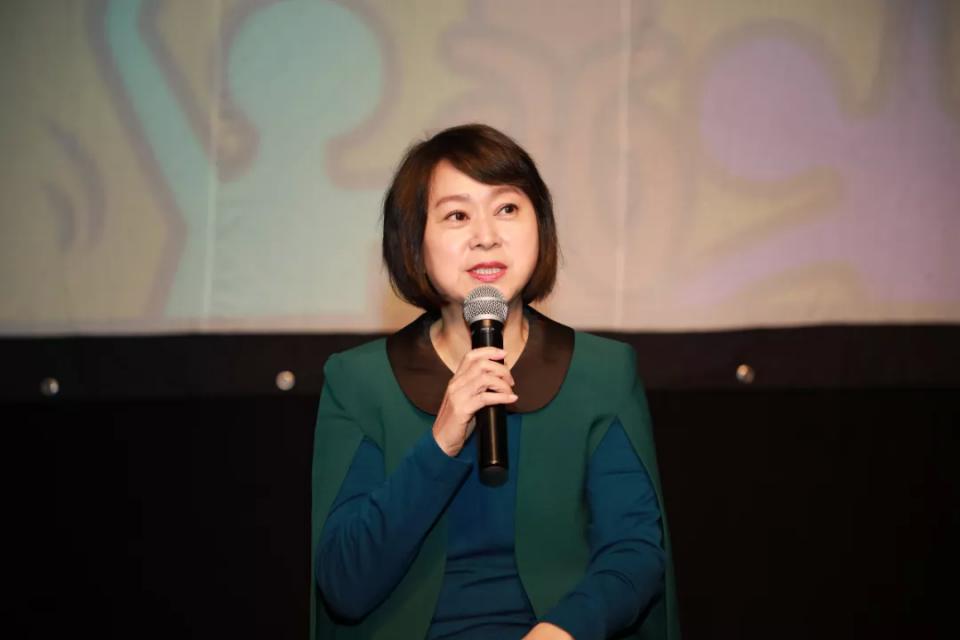 屏风表演班监制王月导演樊光耀北京同台为三人行不行宣传