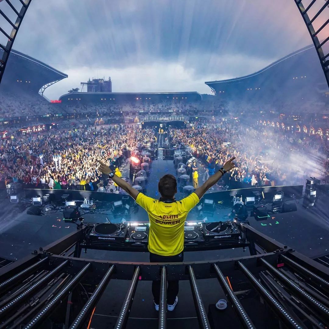 如果上帝是个dj那他一定叫arminvanbuuren