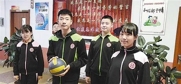 瓦房店16岁少年用压岁钱助学9年
