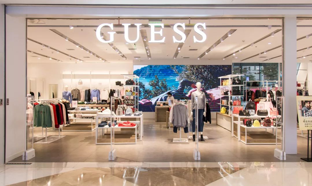 guess是世界知名时尚品牌,中文名盖尔斯,1941年创立于美国,创始人为