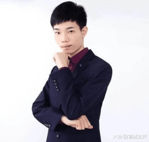 和平精英虎牙鲨鱼哟一神带四坑冲榜妹子乱入语音频道被玩坏了