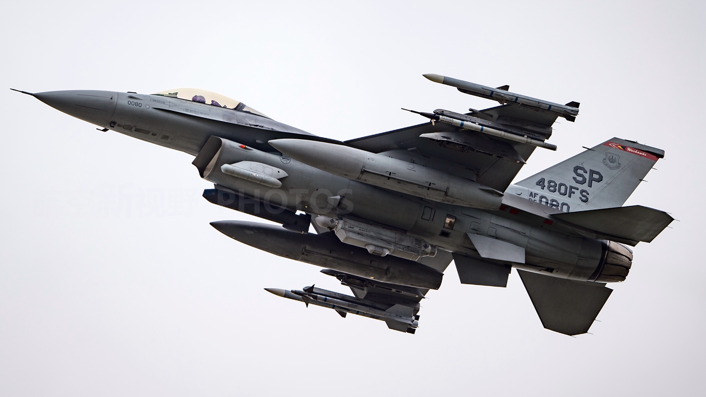 f16战斗机高清组图老旧军机并不落伍上世纪80年代的工业美