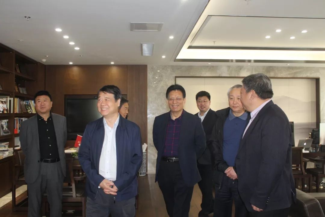 河南省人民政府参事室主任朱全民一行到王牌智库河南公司调研指导工作