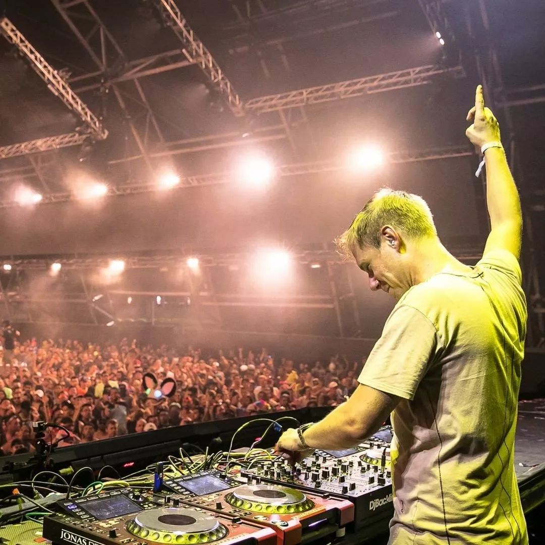 如果上帝是个dj那他一定叫arminvanbuuren