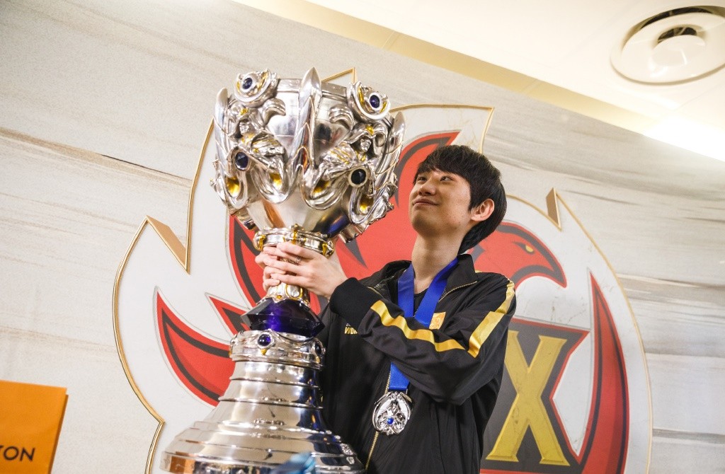 顶盛电竞:doinb提醒lck选手:想混想赚钱就别来lpl了!