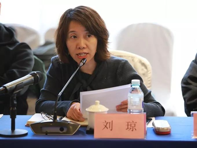 《人民日报》文艺部副主任刘琼表示该剧历史地,具体地,辩证地,美学地