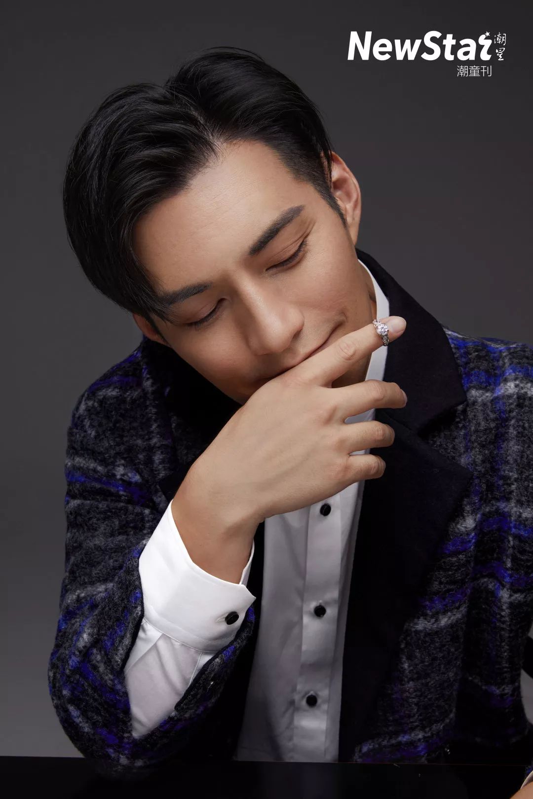 预售 | 严屹宽&杜若溪一家的时尚大片→《newstar潮童》12月刊