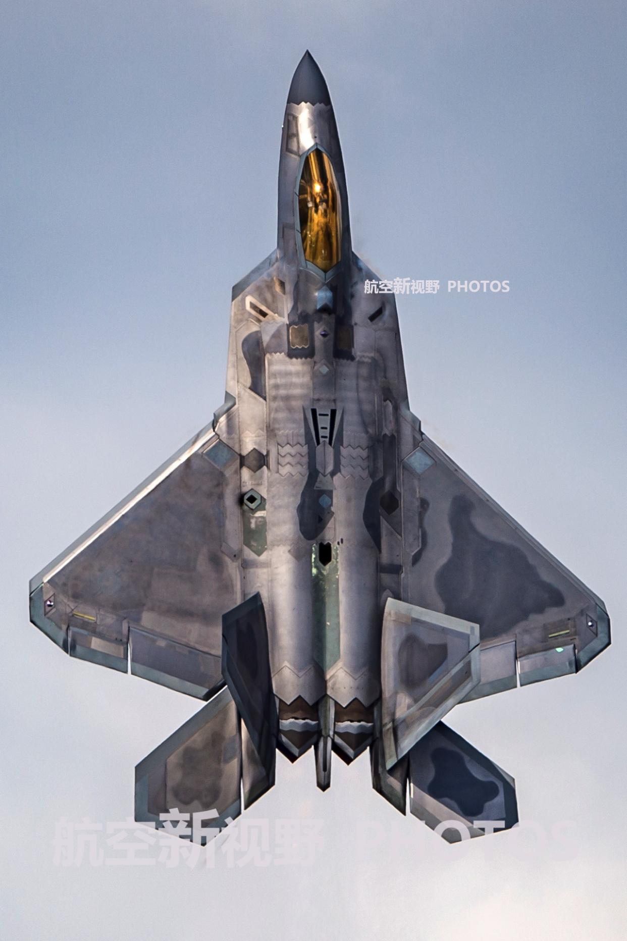 f-22猛禽战斗机唯美组图,推力大超机动性好,歼-20眼中的硬骨头