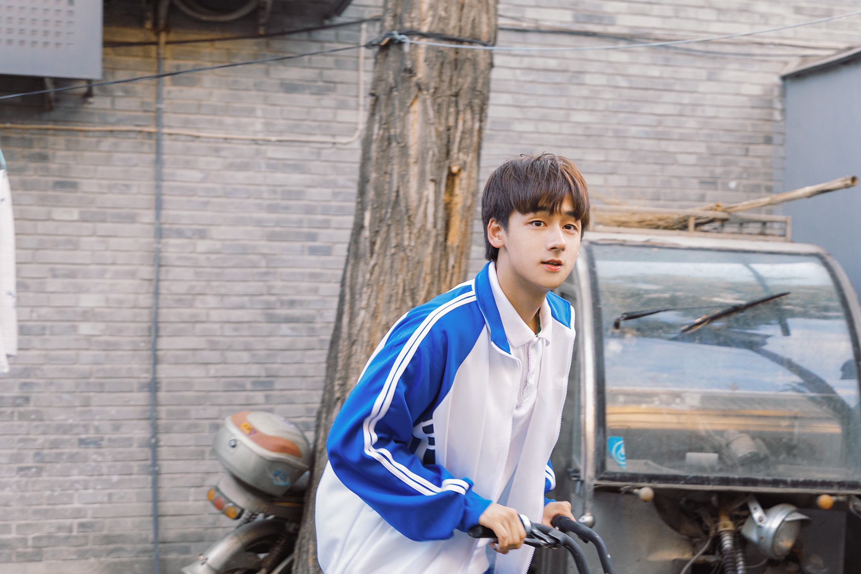 《男校豆腐店》杀青 雷皓翔首演沉默少年引期待_周沐沐