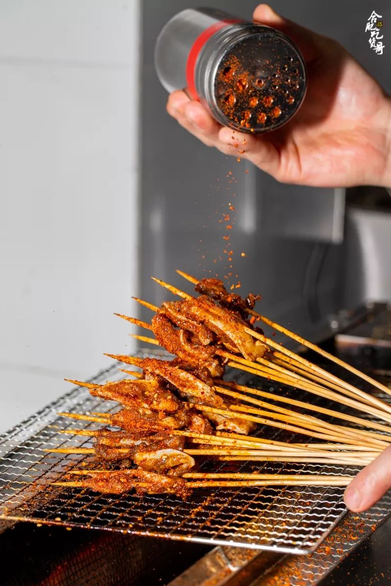 好嘛,毕竟跟老板都是酒肉盆友~必须得给我的各位粉丝朋友谋点福利了