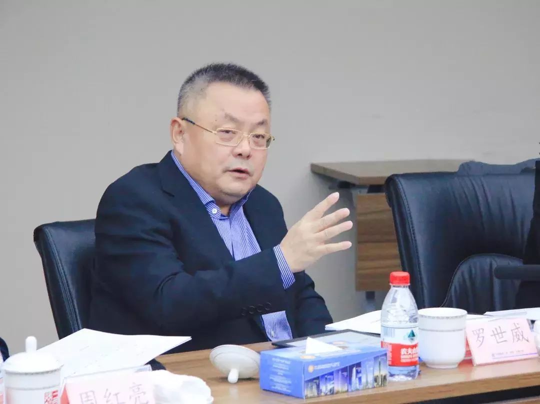 中建一局董事长罗世威一行赴装饰公司调研