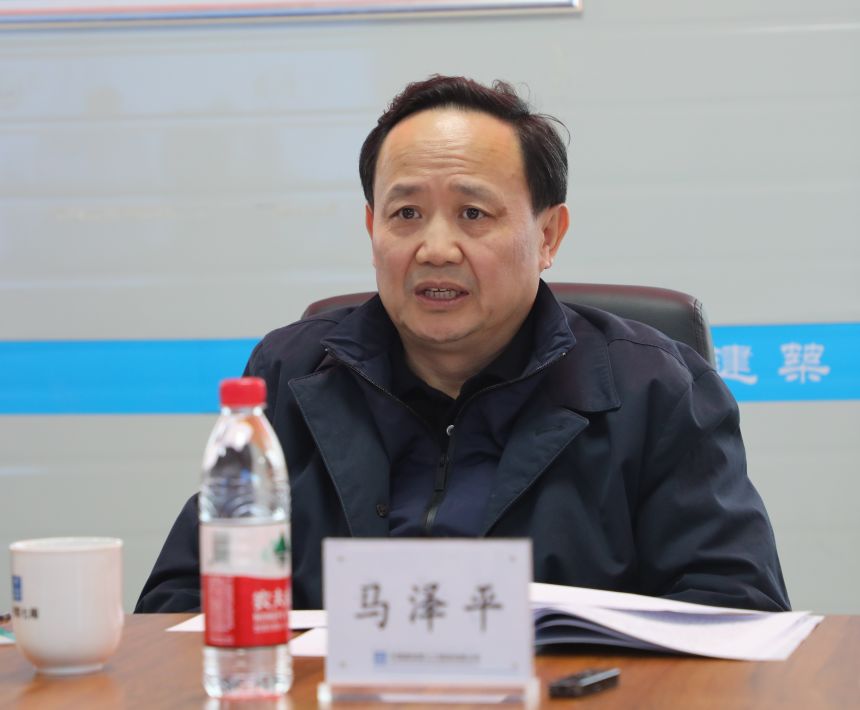 中建集团党组成员副总经理马泽平一行到中建七局万合名著项目进行安全