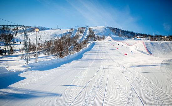 新立湖滑雪场图片