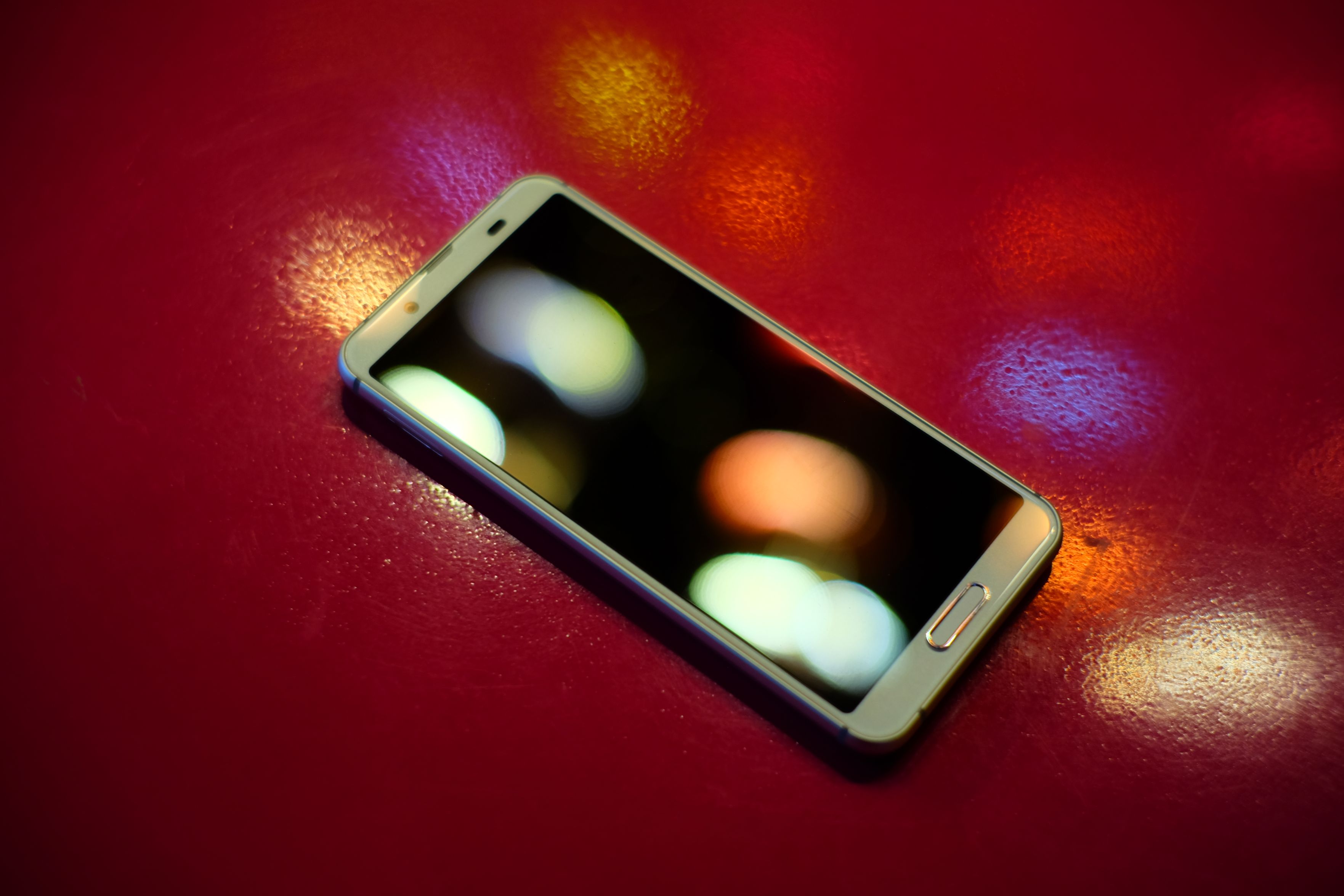 日本的"性价比"手机aquos sense3上手体验_夏普