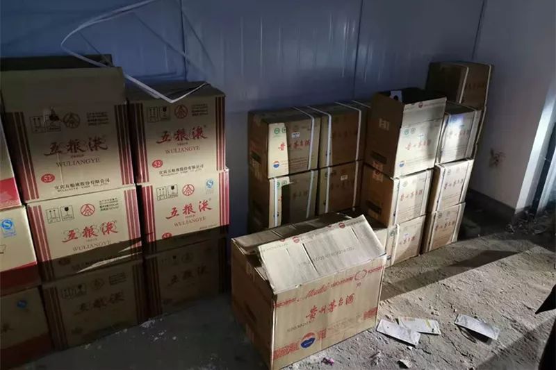 盐池警方成功捣毁售假窝点1处,涉案金额达60余万元.