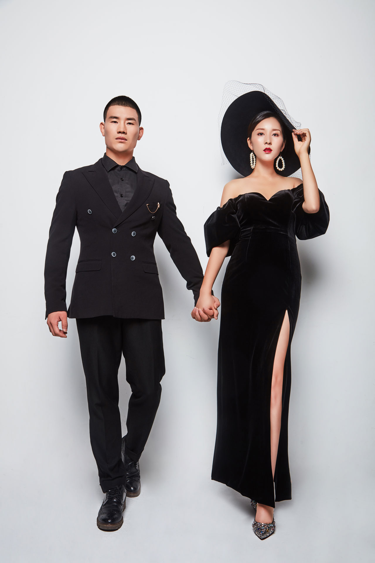 有关谢孟伟妻子孕期照曝光.