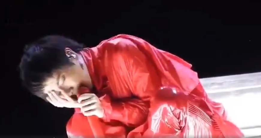 是癌是癫痫华晨宇演唱这首歌表情过于丰富惹得网友一阵迷惑