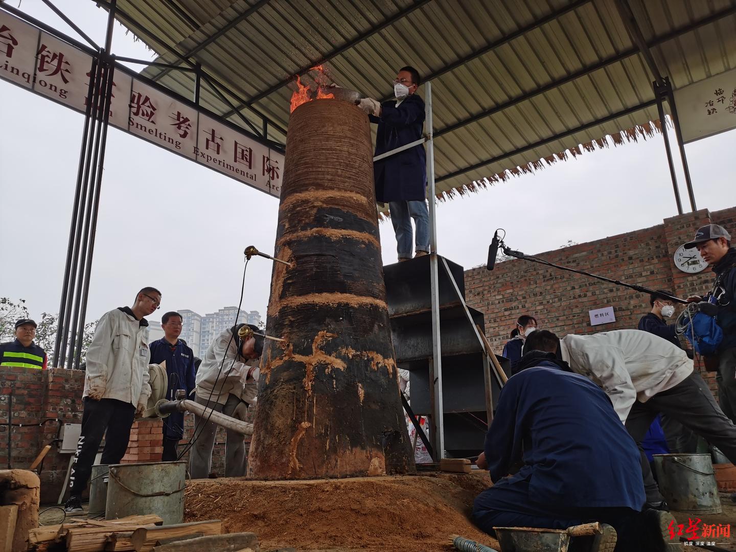 古代高炉炼钢图片