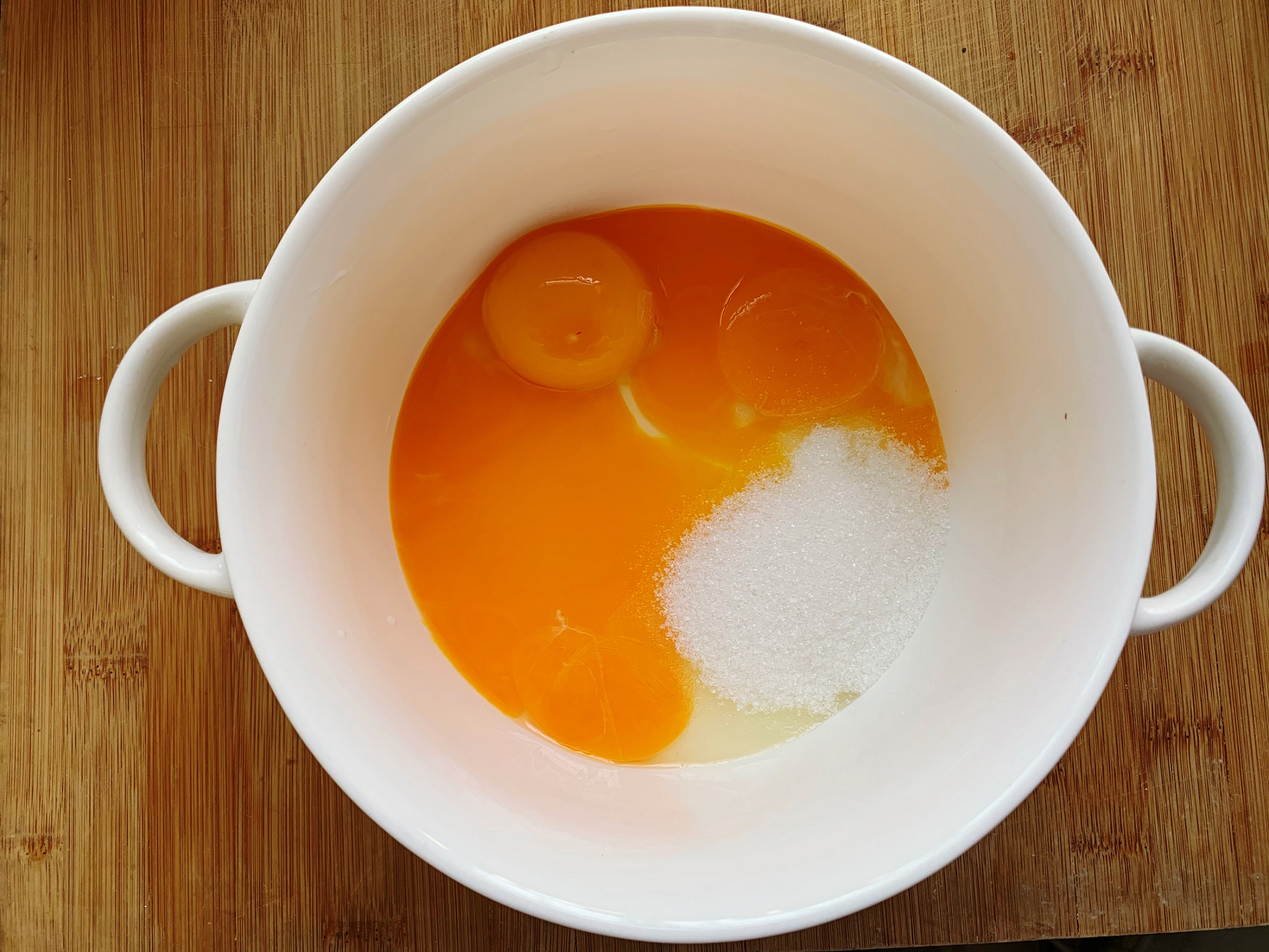 3个鸡蛋,1杯牛奶,教你做好吃的甜品,口感比蛋挞嫩滑还简单