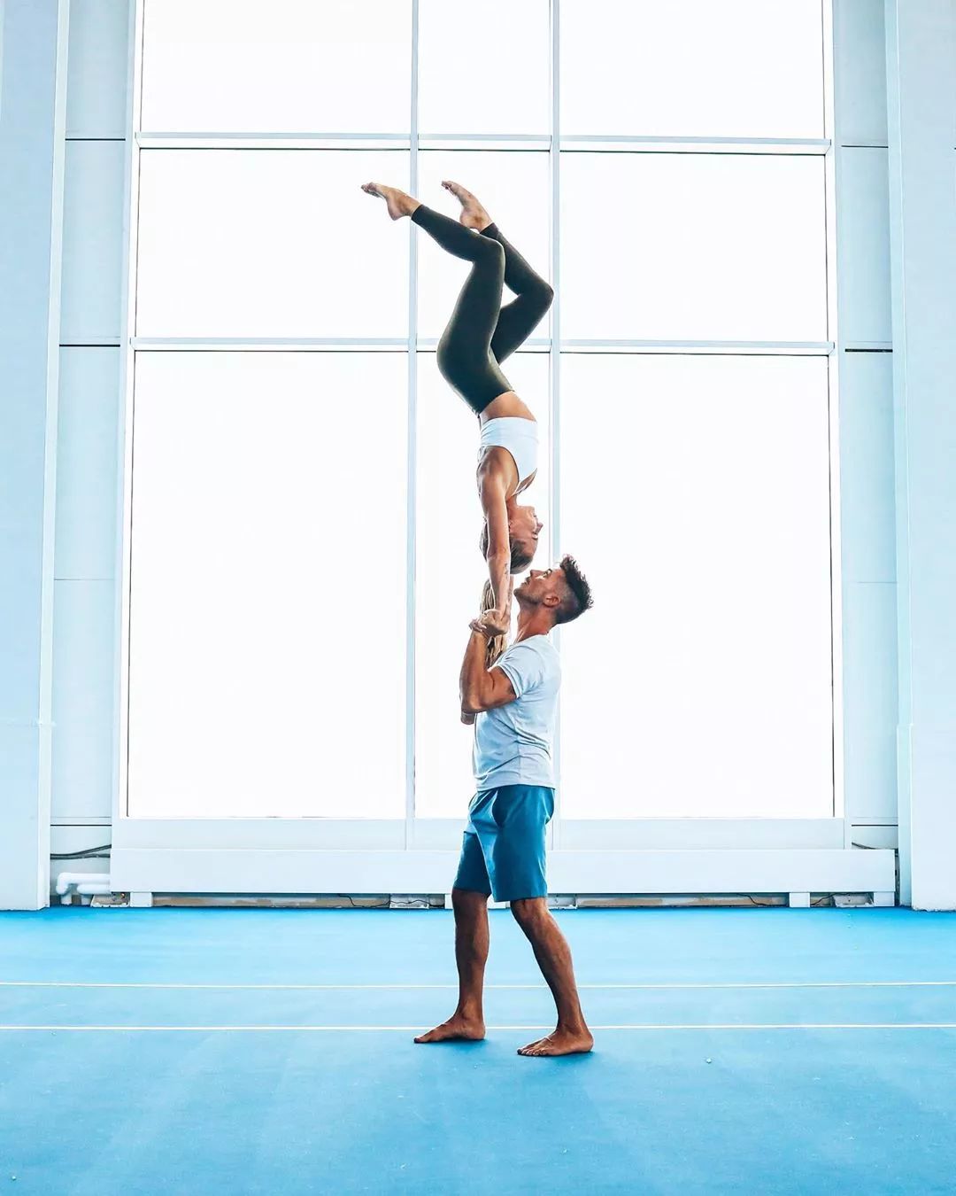 双人瑜伽这样凹瑜伽照真的酷毙了