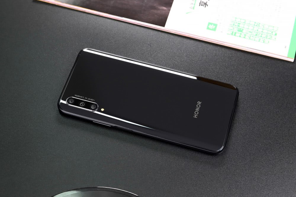 原创同系不同命荣耀9x成热门荣耀9xpro却无人问津定位太失败