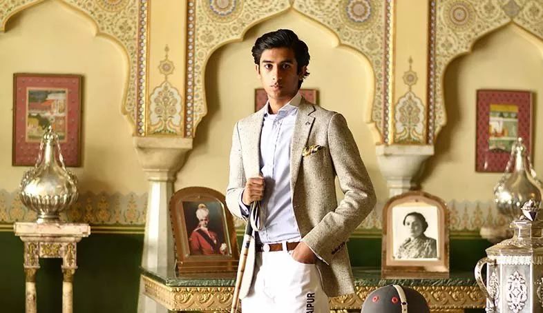 帅亿万富翁出租自家宫殿,每晚8000美金,自己却分文不要_马纳布·辛格