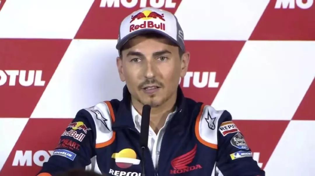狂侃motogp:回顾洛伦佐的赛车生涯,从被迫与无奈中诞生的传奇!_罗西