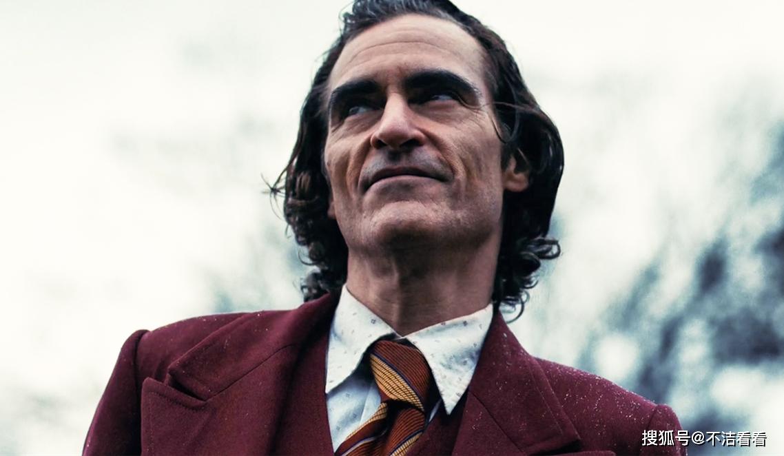 《小丑》全球票房破10亿美元,男主片酬曝光,低得可怜_电影