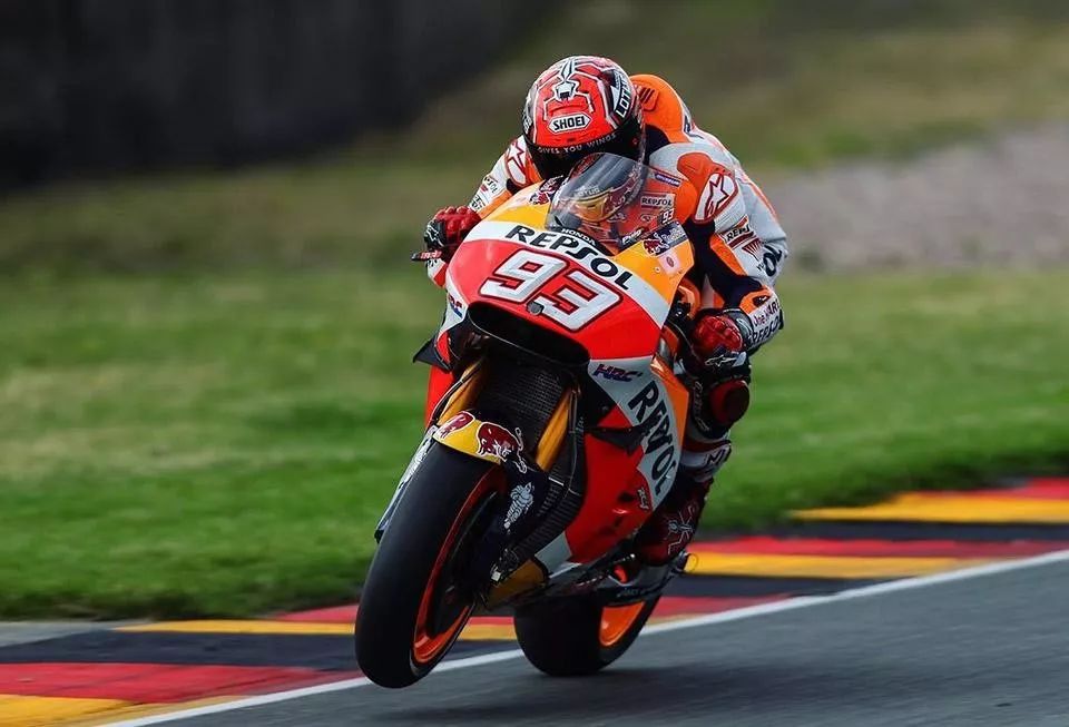 motogp赛八连冠马奎斯的战车本田rc213v