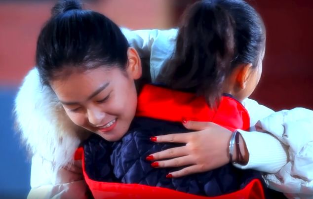 关爱留守儿童丨红指甲点亮爱心