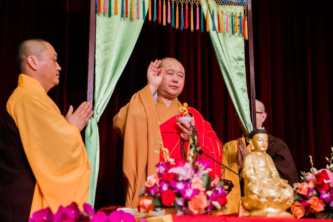 究竟皈依处三宝最吉祥上海玉佛禅寺三皈依法会圆满举行