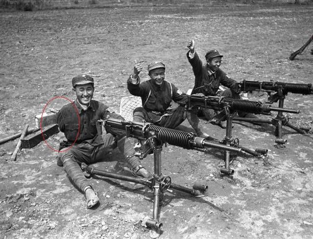 深度分析三个八路军机枪手的照片,原来他们背后的故事很感人!