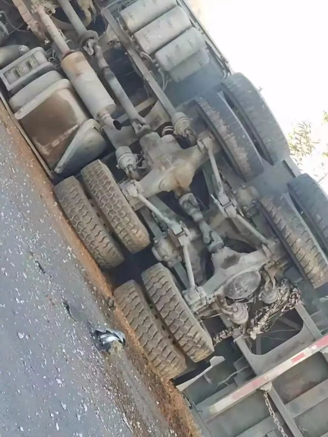 警钟湖口邻县突发惨烈车祸2死1伤又是校车