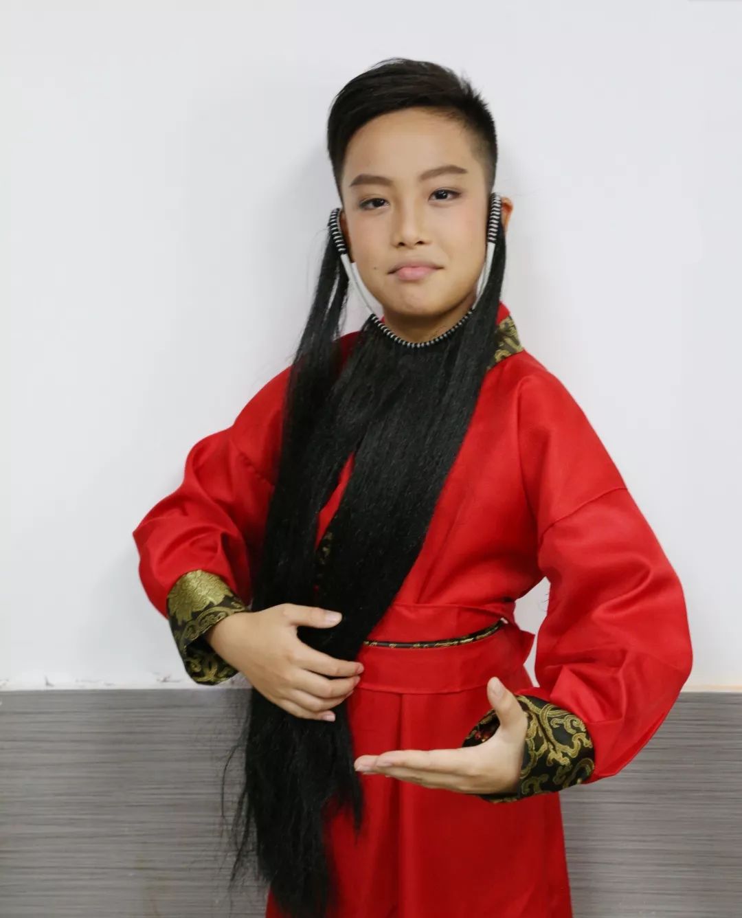 紧张程度也不亚于我们的选手哦毛琳莫澳欣吴海杰三位明星班主任也