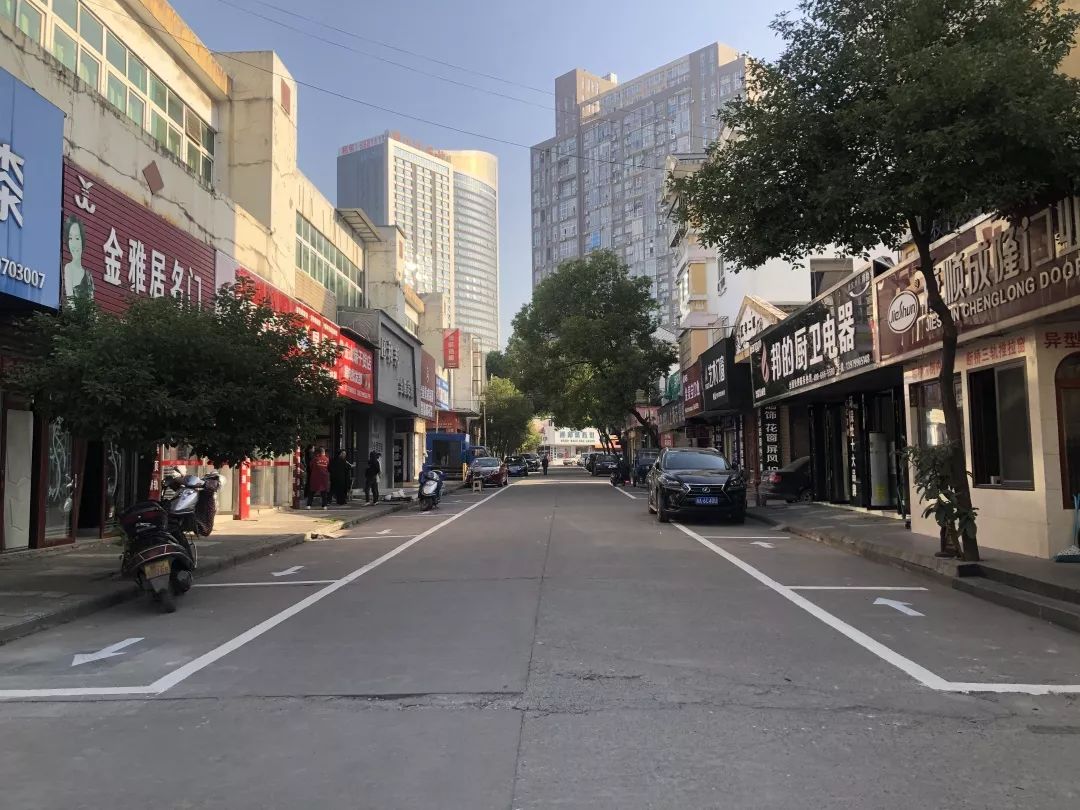 萍乡金三角商贸城闹出这么大动静干嘛