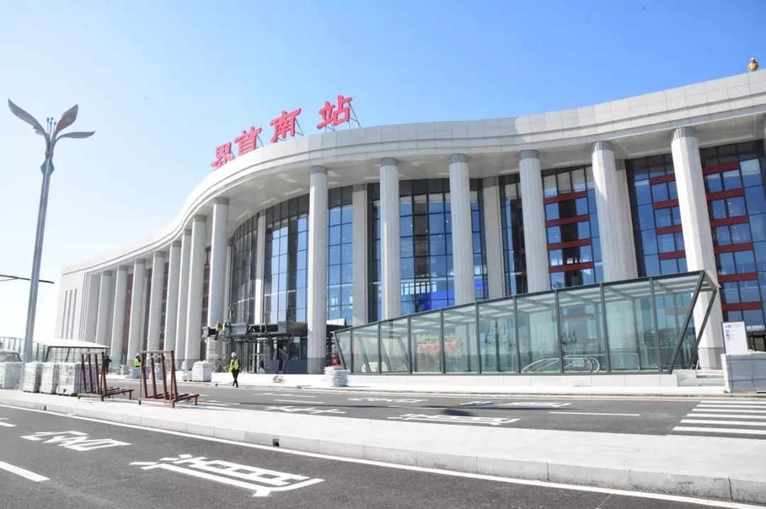 头条无票进站人脸识别高铁界首南站真方便