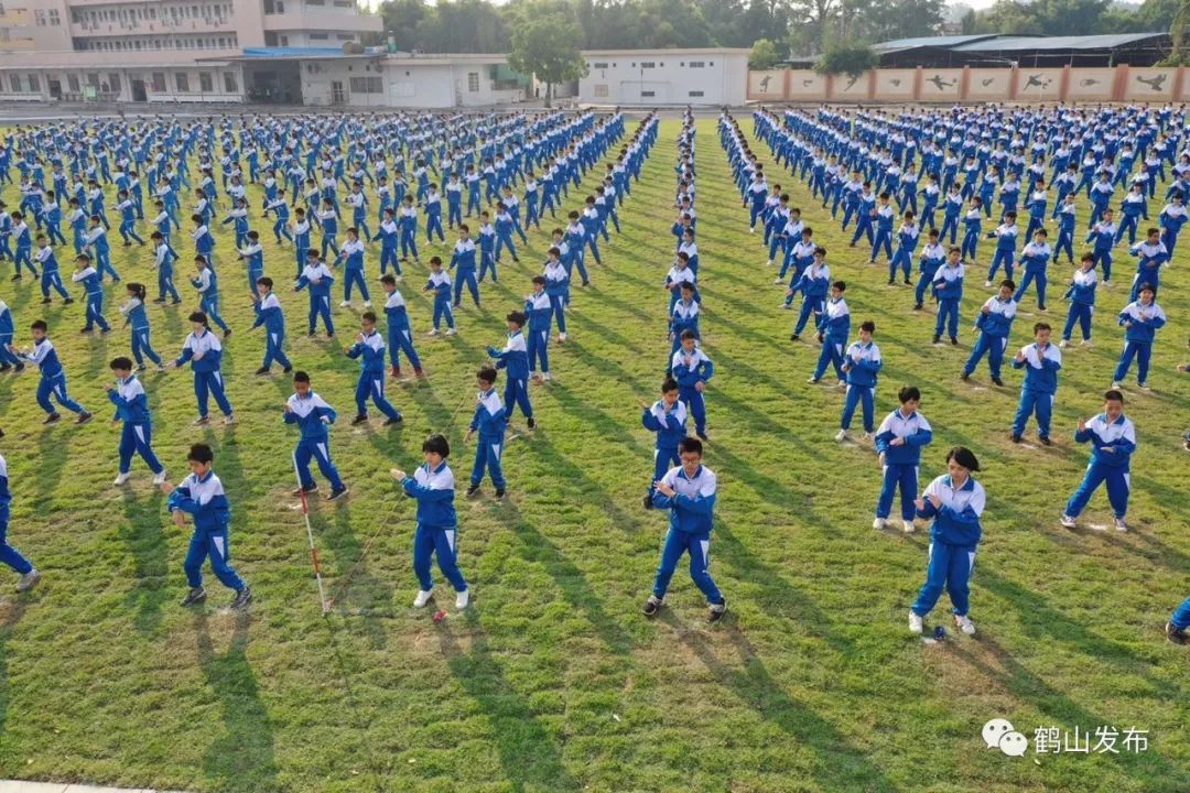 市昆仑学校任灿华 摄桃源镇中心小学李坚雄 摄沙坪街道第二小学邱航苏