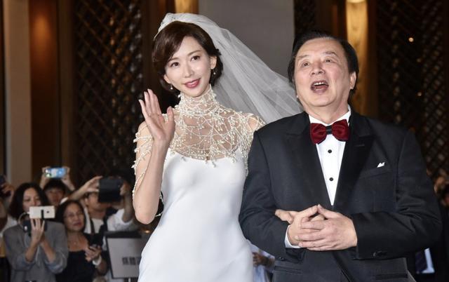 林志玲婚礼现场泪崩黑泽良平暖心安慰老婆深情接吻场面温馨