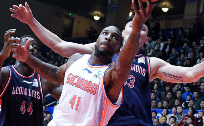 四川外援痛哭真因曝光:害怕被停赛!cba判罚需要更温情