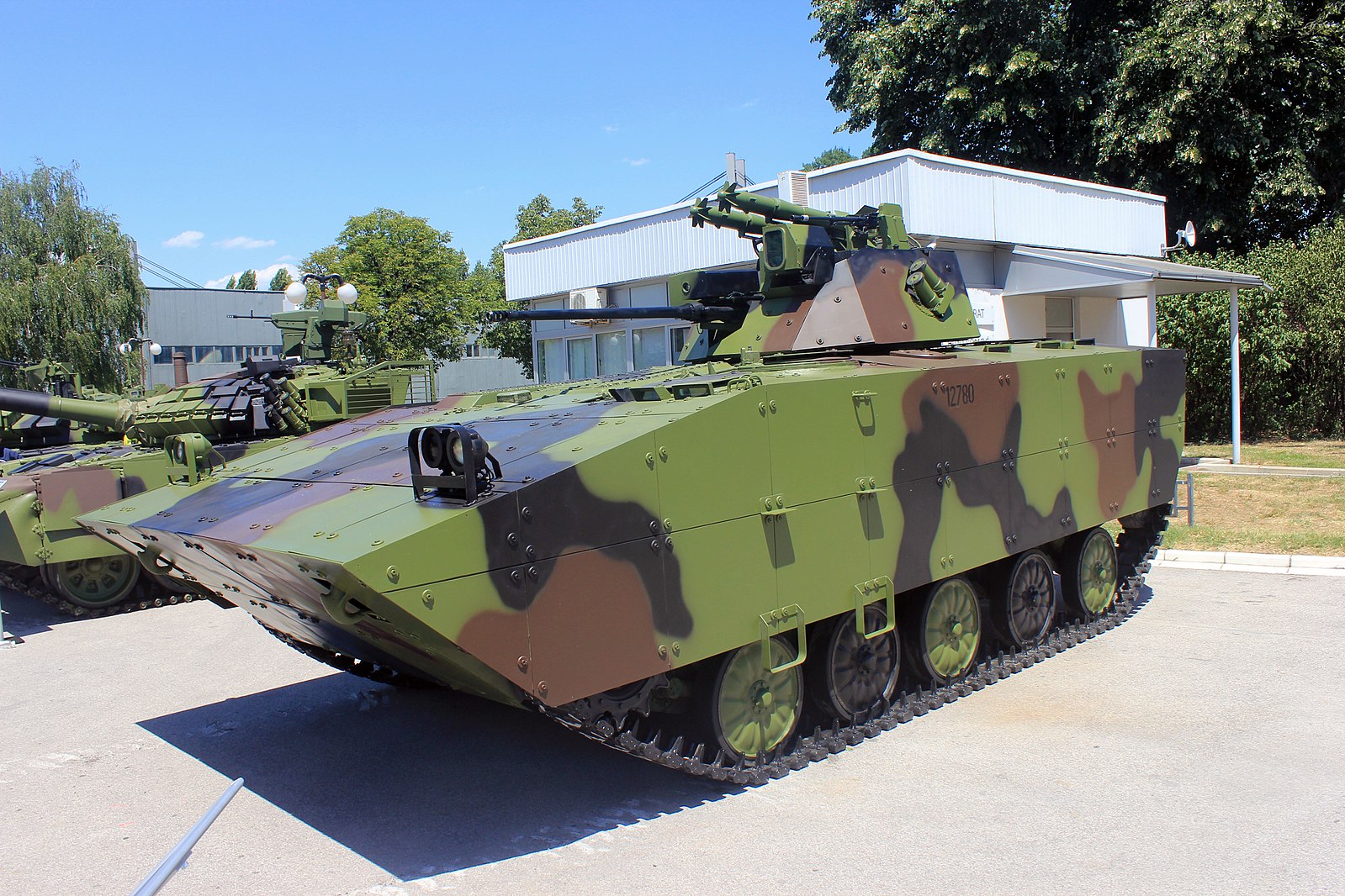 东西方交融的产物南斯拉夫m80步兵战车