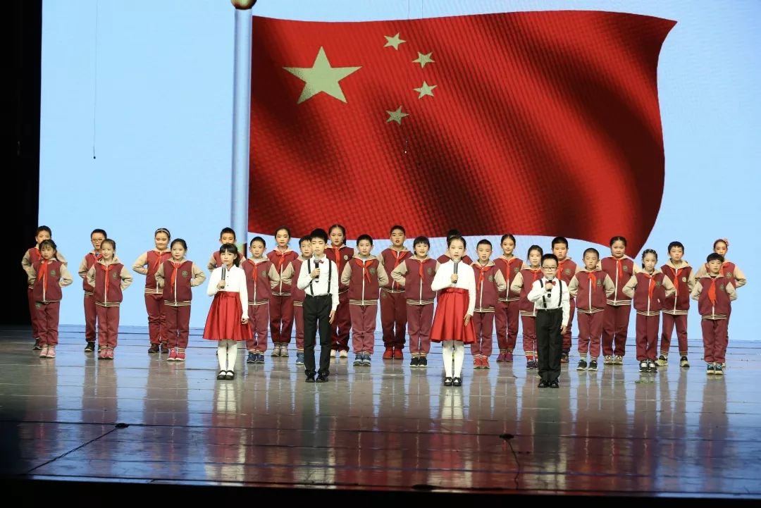 花二61戏剧节传承红色基因筑梦多彩未来戏剧节花园村第二小学三年级