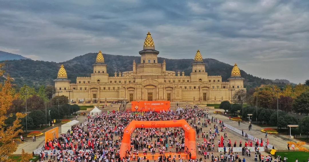 今天七千人齐聚灵山用行走让改变发生遇见更好的自己