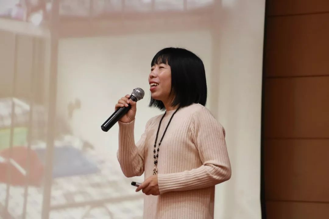 崔小英随后,由河北省优秀班主任,唐山市骨干教师,丰南区名师,河北省