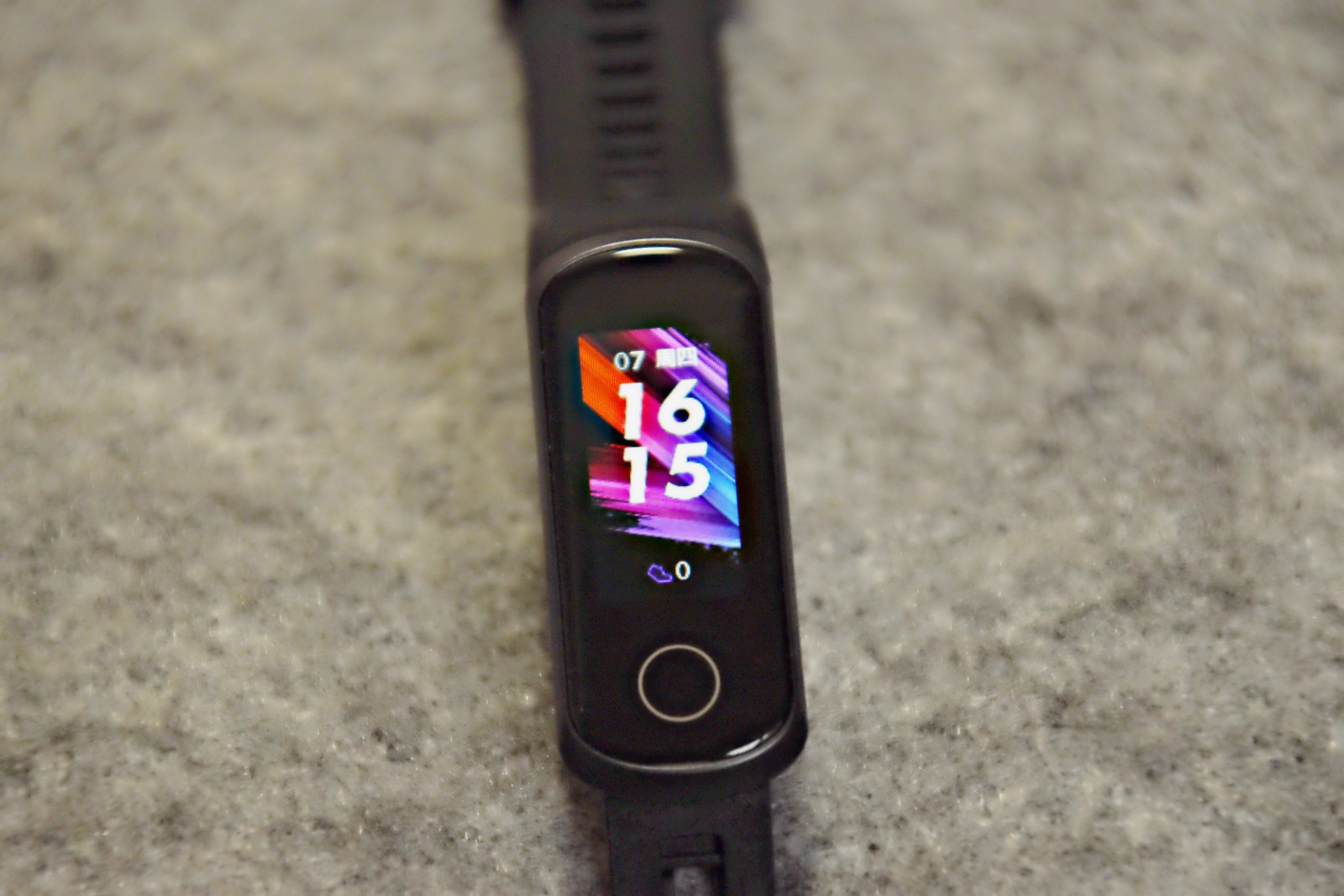 快拆腕带usb直充57多彩表盘优质运动健康服务荣耀手环5i