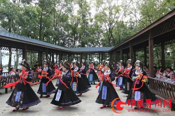 夜郎故地苗乡事镇宁苗家山歌选一书即将出版发行