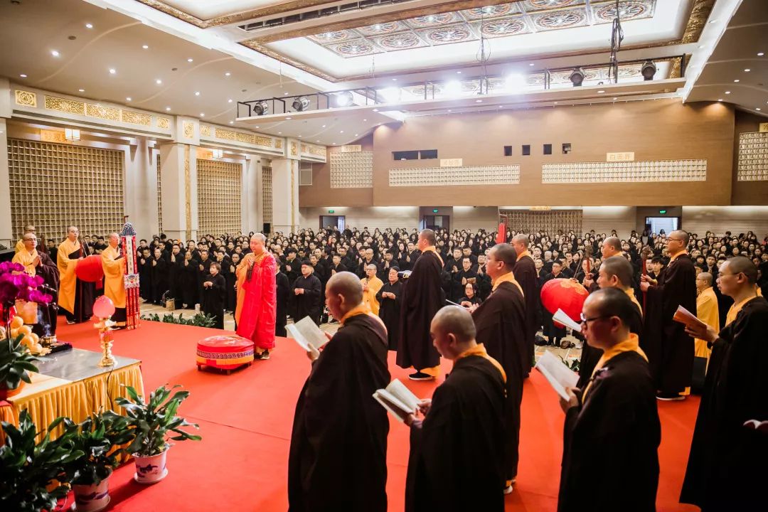 究竟皈依处三宝最吉祥上海玉佛禅寺三皈依法会圆满举行